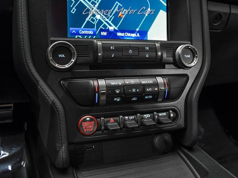 Used 2022 Ford Mustang Shelby GT500 w/ Carbon Fiber Track Pack RWD image 16