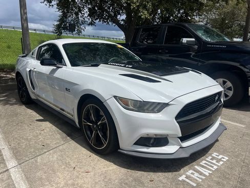 Used 2017 Ford Mustang GT Premium RWD image 2