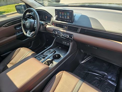 Used 2025 Honda Pilot Elite image 10