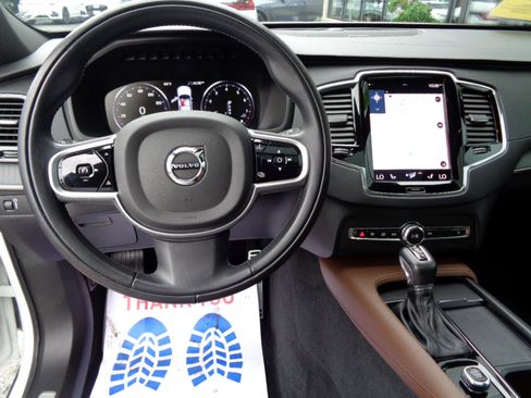 Used 2022 Volvo XC90 T6 Inscription image 11