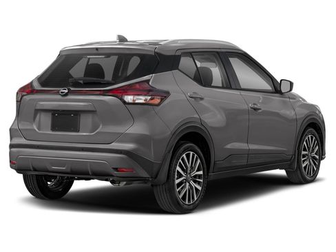 Used 2024 Nissan Kicks SV image 2