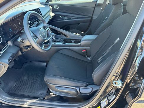Used 2021 Hyundai Elantra SEL w/ Convenience Package image 10