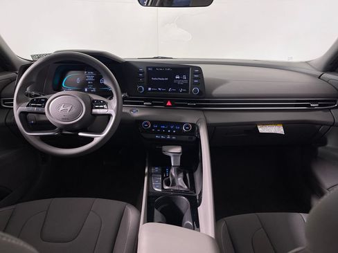 Certified 2026 Hyundai Elantra Hybrid FWD image 14