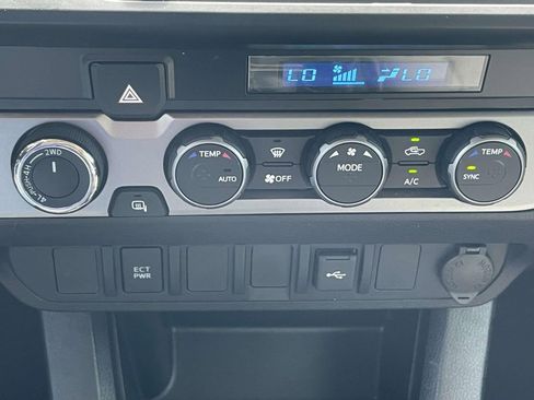 Used 2022 Toyota Tacoma SR AWD/4WD image 26