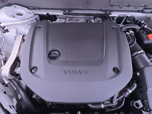 Used 2023 Volvo XC90 B6 Plus w/ Protection Package Premier AWD/4WD image 37