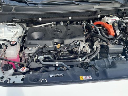 Used 2021 Toyota RAV4 LE image 15