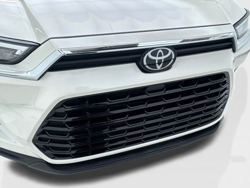 Used 2024 Toyota Grand Highlander FWD image 25