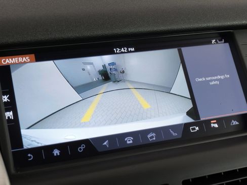 Used 2018 Land Rover Discovery Sport HSE AWD/4WD image 50