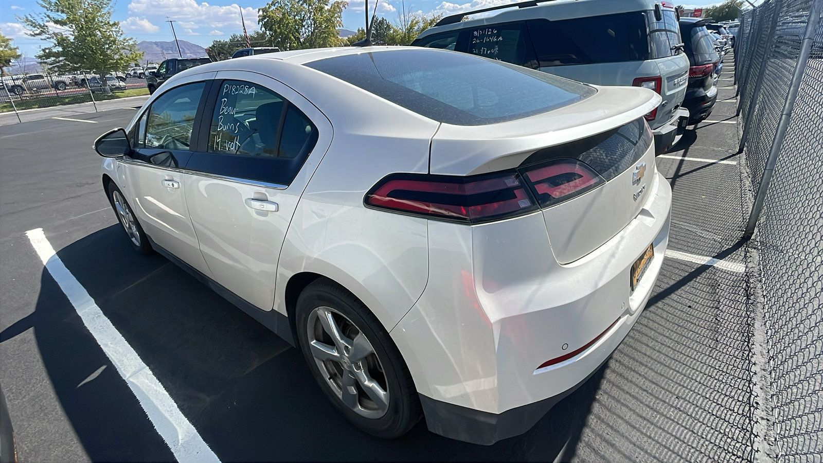 Used 2014 Chevrolet Volt Premium w/ Premium Trim Package FWD image 2