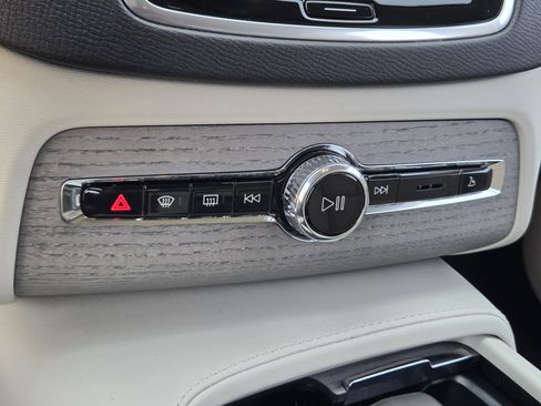 Certified 2025 Volvo XC90 T8 Core w/ Protection Package image 26