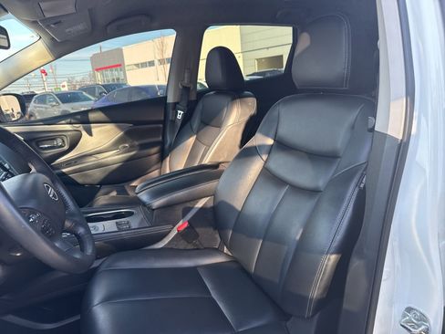 Used 2023 Nissan Murano SV w/ SV Midnight Edition Package image 13