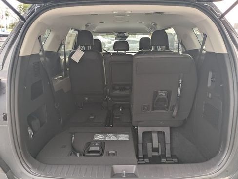 New 2026 Kia Carnival FWD image 11