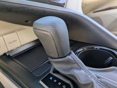 Certified 2020 Toyota Camry LE image 12