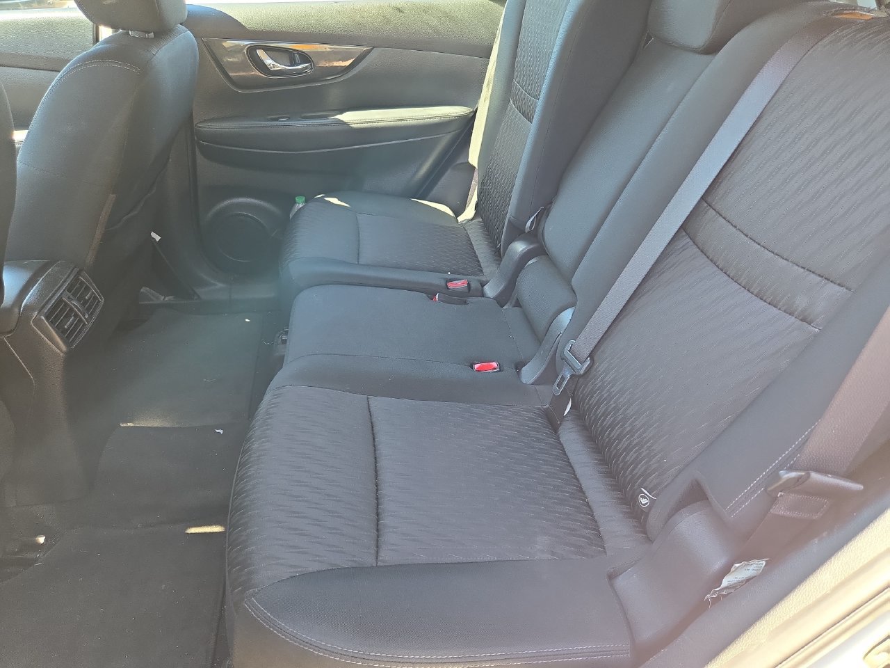 Used 2018 Nissan Rogue S FWD image 21