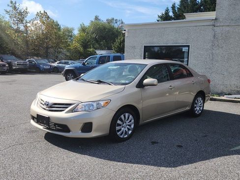 Used 2013 Toyota Corolla L image 3