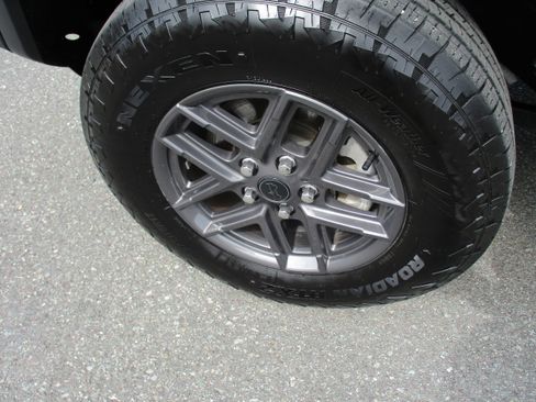 Used 2024 Jeep Wrangler Sport S image 9