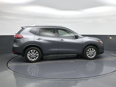Used 2018 Nissan Rogue SV w/ Premium Package AWD/4WD image 8