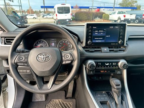 Used 2021 Toyota RAV4 XLE w/ Convenience Package image 19