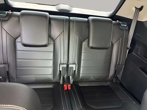 Used 2023 Volkswagen Atlas SEL Premium AWD/4WD image 9