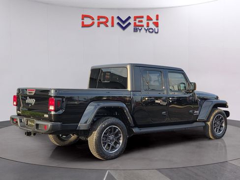Used 2022 Jeep Gladiator Overland w/ Popular Equipment Package AWD/4WD image 5