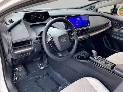 Used 2024 Toyota Prius Limited FWD image 18