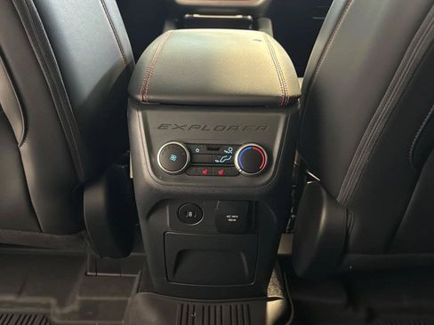 Used 2025 Ford Explorer ST AWD/4WD image 17