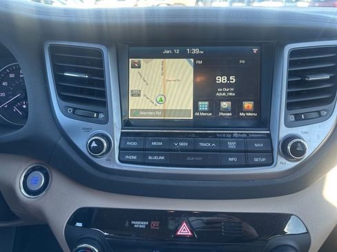 Used 2017 Hyundai Tucson SE Plus image 12
