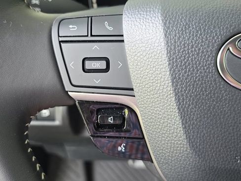 Used 2026 Toyota Camry SE w/ Convenience Package FWD image 24