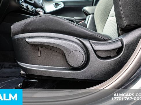 Used 2025 Kia Soul LX w/ LX Technology Package image 25