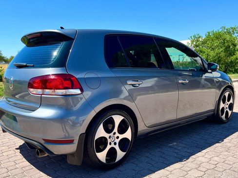 Used 2011 Volkswagen Golf 4-Door FWD image 7