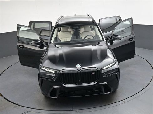 Used 2024 BMW X7 M60i w/ Executive Package image 36