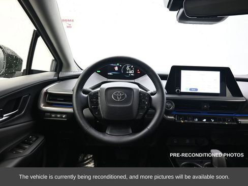 Used 2025 Toyota Prius XLE image 31