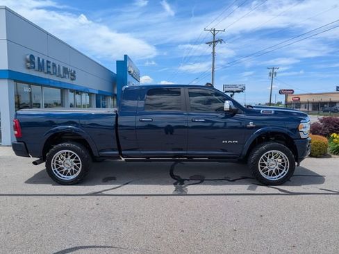 Used 2022 RAM 3500 Laramie AWD/4WD image 3