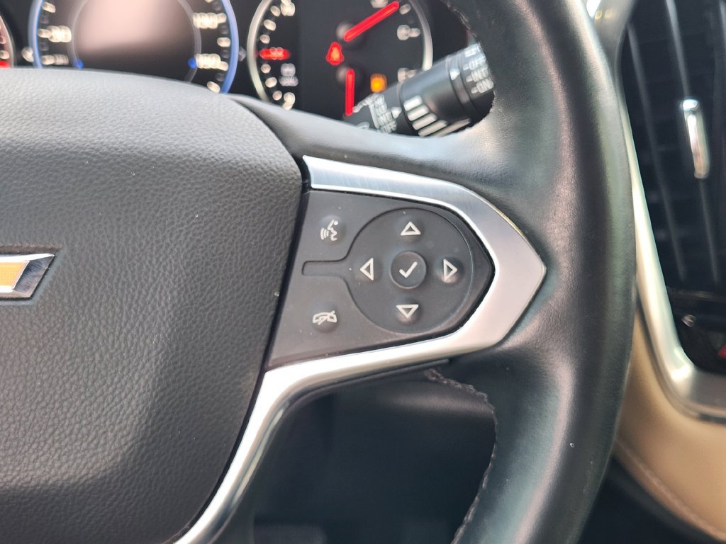 Used 2023 Chevrolet Traverse Premier FWD image 29