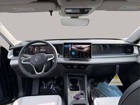 New 2026 Volkswagen Tiguan SE AWD/4WD image 10