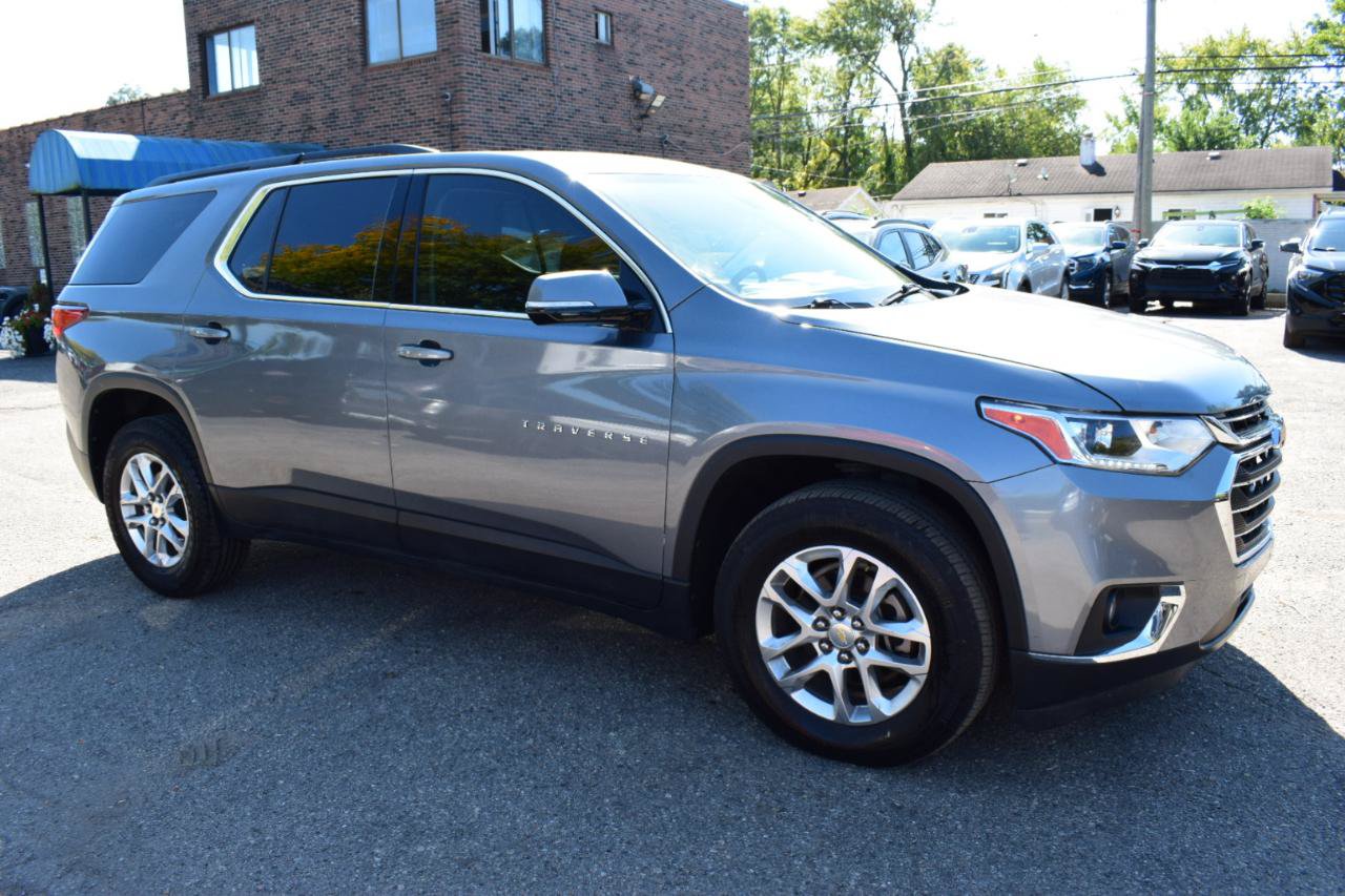 Used 2020 Chevrolet Traverse LT FWD image 4