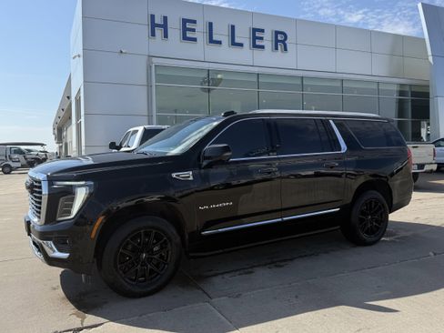 Used 2025 GMC Yukon XL Elevation image 3