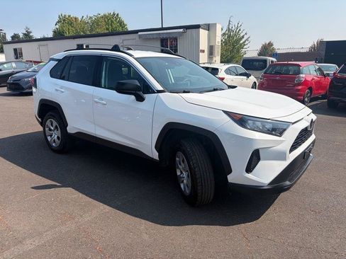 Used 2021 Toyota RAV4 LE AWD/4WD image 3
