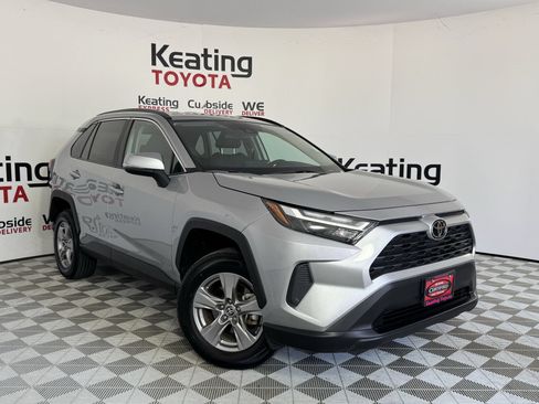 Used 2025 Toyota RAV4 XLE AWD/4WD image 3
