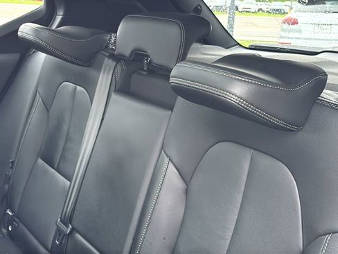 Certified 2025 Volvo XC40 B5 Plus AWD/4WD image 27