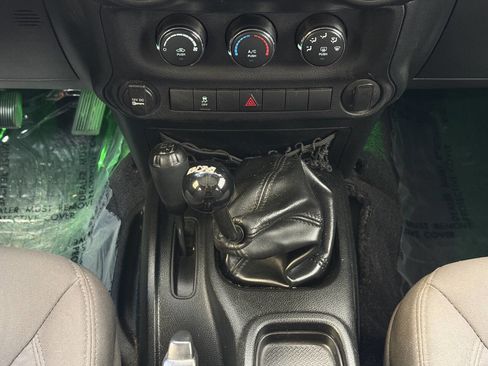 Used 2016 Jeep Wrangler Unlimited Sport AWD/4WD image 29