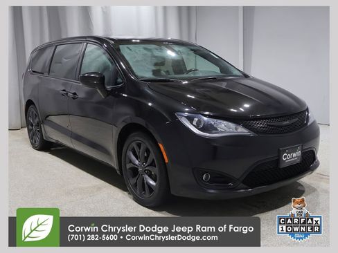 Used 2019 Chrysler Pacifica Touring Plus w/ S Appearance Package image 1