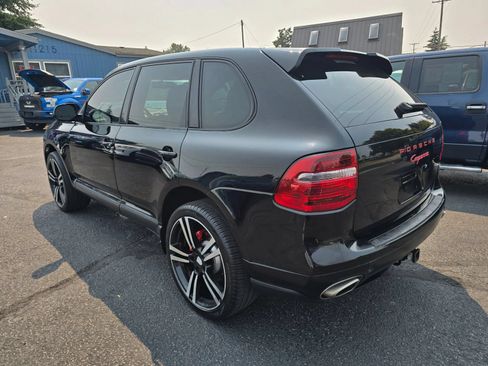 Used 2010 Porsche Cayenne AWD/4WD image 3