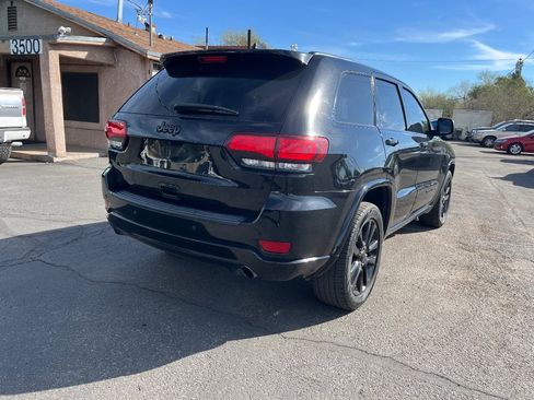 Used 2019 Jeep Grand Cherokee Altitude image 3