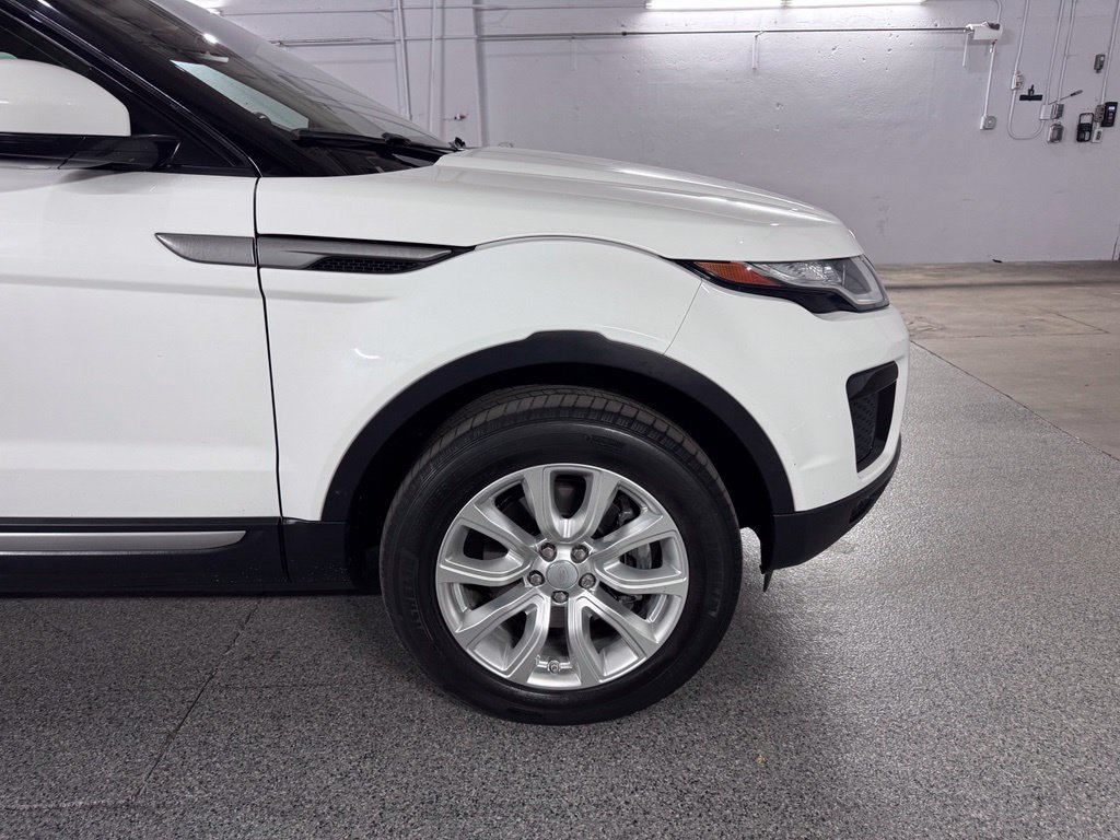 Used 2019 Land Rover Range Rover Evoque AWD/4WD image 4
