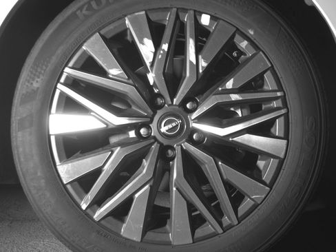 Used 2025 Nissan Altima 2.5 SV FWD image 13