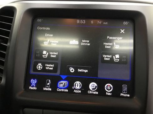 Used 2018 Jeep Cherokee Overland AWD/4WD image 28