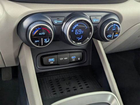 New 2025 Hyundai Venue Limited image 22