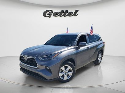 Used 2023 Toyota Highlander LE