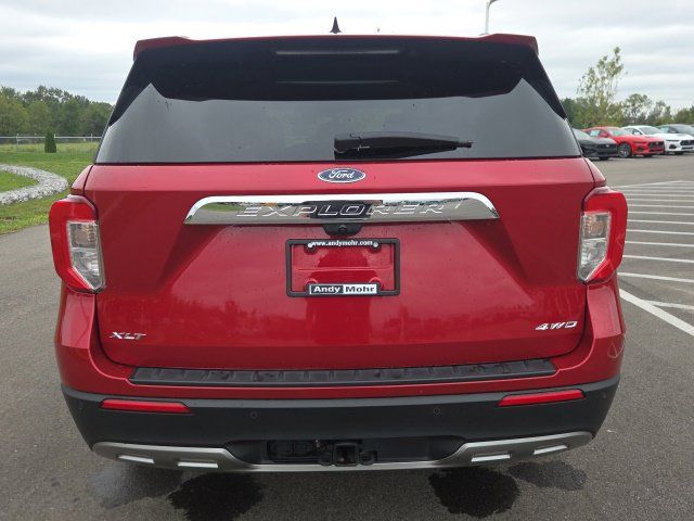 Used 2023 Ford Explorer XLT w/ Equipment Group 202A AWD/4WD image 8